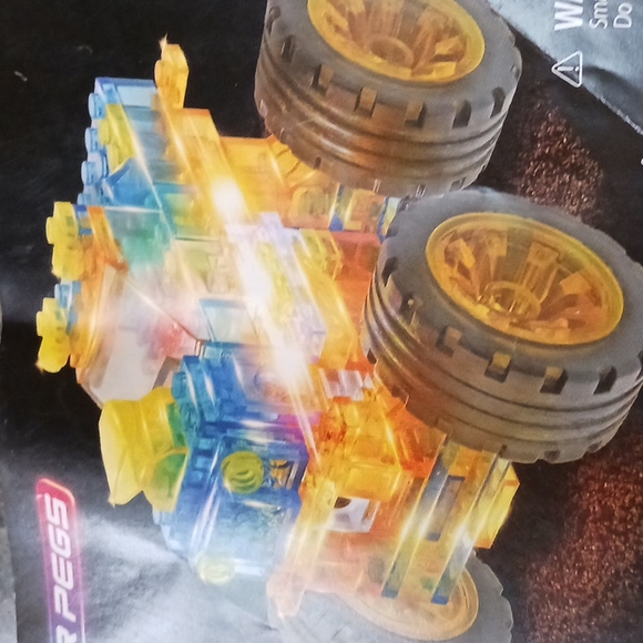 Lego Laser Pegs 6 in 1 with Directions. - Picture 7 of 7